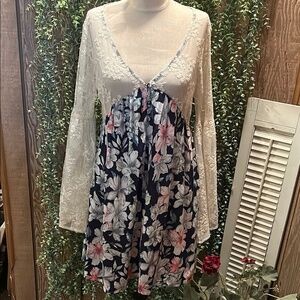 Floral Lace V-Neck Dress